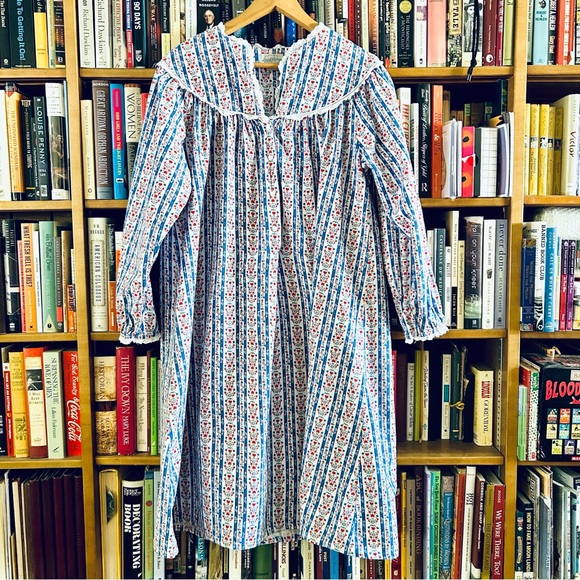 Lanz Salzburg Classic Blue Tyrolean Stripe Eyelet Cotton Flannel Nightgown M - Picture 1 of 10